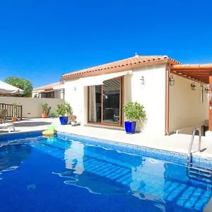Casa Romantica La Playa de Tauro